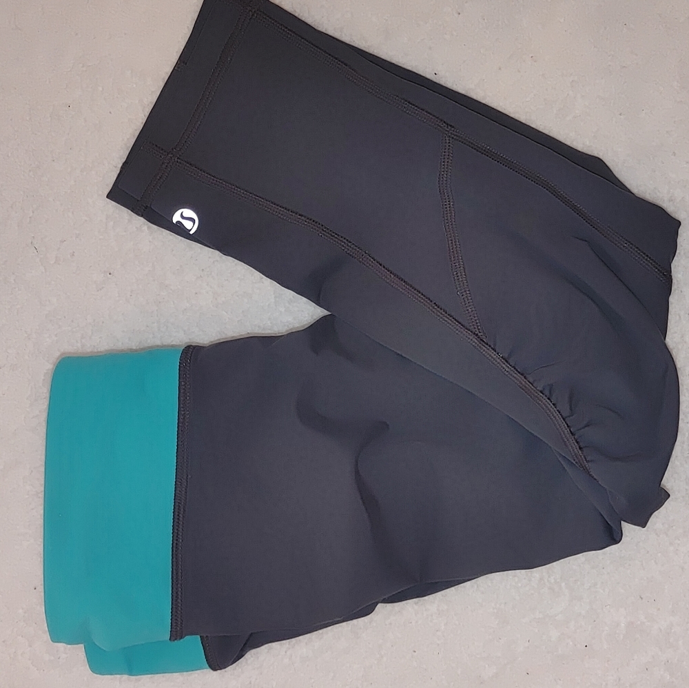 💕Lululemon Luxtreme crop leggings size 4
